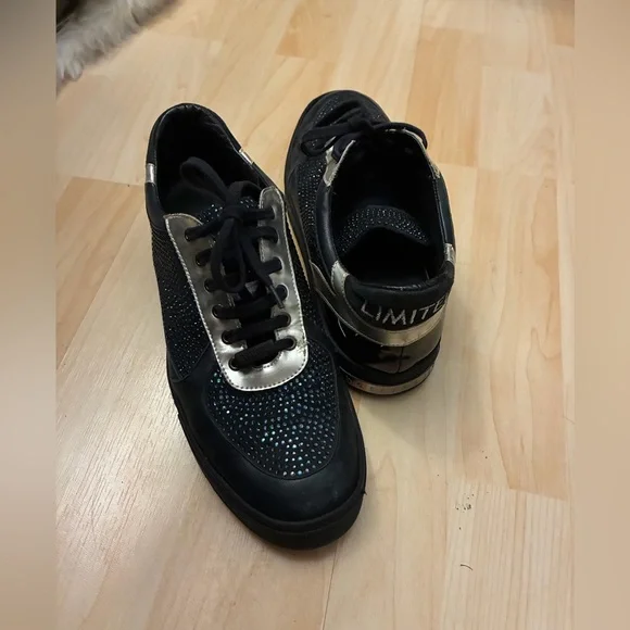 Limited edition Boticelli Blue Leather sneakers - Picture 7 of 16